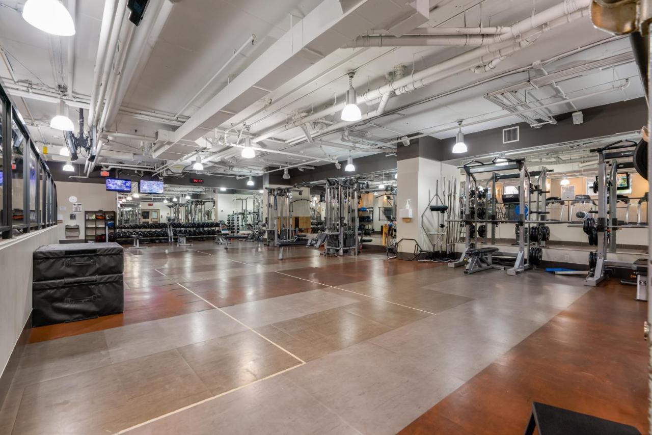Level Vancouver Yaletown - Seymour 외부 사진 The gym at the 100 East 53rd Street location